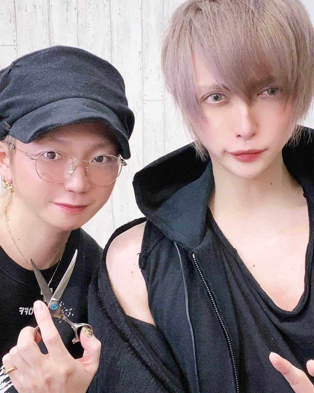 MiA さんのインスタグラム写真 - (MiA Instagram)「lapis かずやさんに @lapis_kazuya  ヘアカラーとカット、トリートメントしてもらって、あーす美容外科@earth_shinjuku_6481  さんで週一点滴してきました⚜️」3月18日 19時56分 - mia_0917_