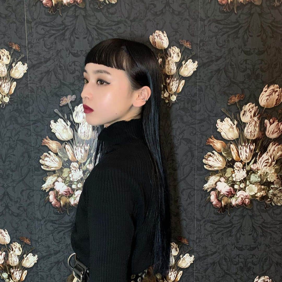 aoiのインスタグラム：「どんなシーンにも溶け込むシンプルなイヤカフをげっと！ 毎日つける♡ @gray____accessories」
