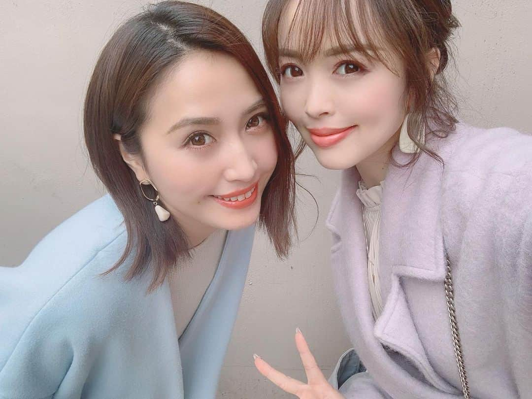 水野佑香さんのインスタグラム写真 - (水野佑香Instagram)「載せるの忘れてた💦﻿ ﻿ 2週間くらい前に﻿ @rumi_official_0616  と表参道ランチした時の写メ〜😆✨✨﻿ ﻿ ﻿ 仕事の話、プライベートな話、﻿ いろんなこと話したんだけど﻿ Rumiちゃんのバイタリティと﻿ コミュニケーション能力を﻿ 私にも少し分けて欲しい😌💕笑﻿ ﻿ ﻿ それにしても😷メイクは﻿ マスクにリップつくから嫌だなん。﻿ ﻿ ﻿ #女子会 #表参道ランチ #ワーママトーク　﻿ #水野祐香 #youtuber #model #director #editor #ワーキングママ #ママ  #アラフォー  #アラフォーモデル #japanesegirl #我爱你  #40歳 #加齢に負けず華麗に生きる ﻿ #얼스타그램 #찍스타그램 #셀카  #셀프 ﻿ ﻿」3月18日 20時16分 - mizuno_yuka