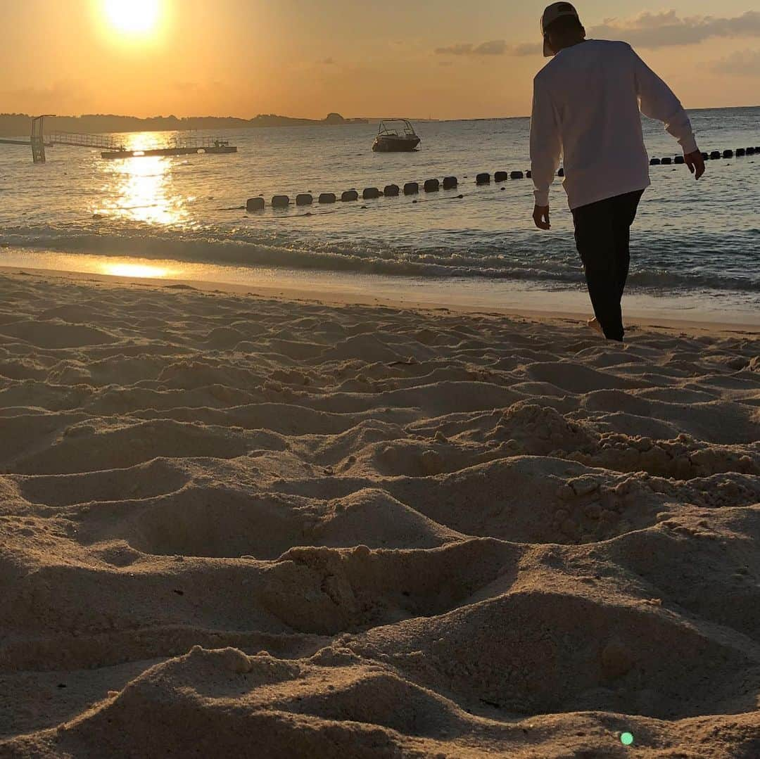 竹安俊也さんのインスタグラム写真 - (竹安俊也Instagram)「この度3月18日に兼ねてからお付き合いしていました方と入籍しました！  また、妻のお腹には赤ちゃんがいて、夏には出産予定です！  より一層ゴルフに精進して参りますので夫婦共々宜しくお願い致します🤲  #自分に似ない事を願う」3月18日 20時35分 - shunyatakeyasu