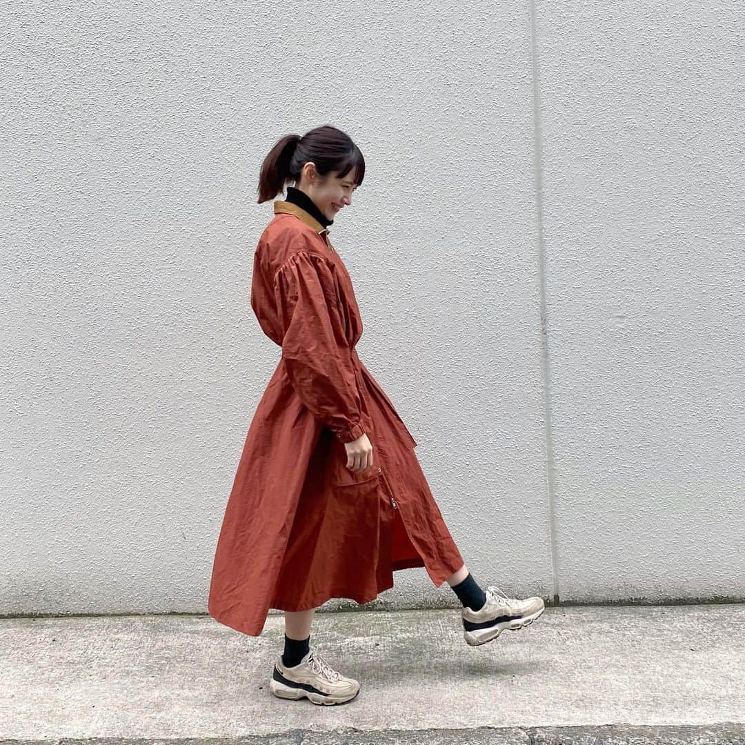 宮崎葉さんのインスタグラム写真 - (宮崎葉Instagram)「このワンピース めっっっっっっっっっかわやあらへんか？😥❤︎❤︎❤︎❤︎❤︎ 買ってよかったで候~ この年になるとさ、いいものを末永く着たいなと思うのですけどそんなずとずと着たいとおもえるブランドなのですここのは。ね？ #葉服」3月18日 20時29分 - you_miyazaki