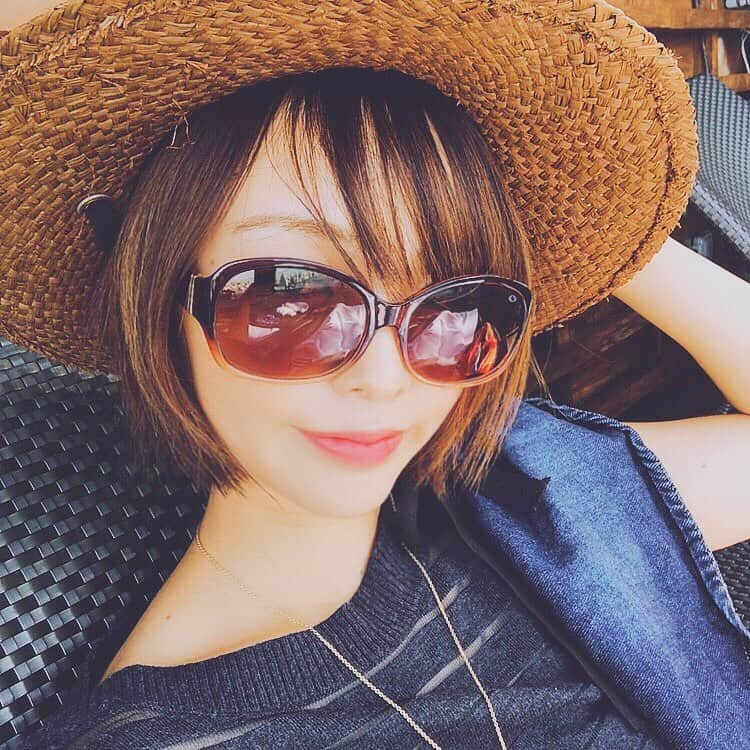 ゆうかさんのインスタグラム写真 - (ゆうかInstagram)「オススメのサングラス🕶❤️﻿ 鼻に跡がつかないから、メイクしてても大丈夫💕﻿ ﻿ しかも、偏光サングラス🤗❤️ ﻿ ﻿ こういうサングラスのちょっと形とか色が違うのが欲しい😊🌼 ﻿ ﻿ 顔に跡がつかないのが良すぎて、﻿ これから離れられない❤️笑﻿ ずっとこれ愛用してる（笑） ﻿ ﻿ #プティエルサングラス ﻿ #サングラス #プティエル #サングラス女子 #サングラス好き #偏光サングラス #紫外線対策 #uvケア #uv対策 #メガネ #メガネコーデ #眼鏡女子 #サングラス女子 #アラサー #ママコーデ #ママ」3月18日 20時39分 - yuuka_japan