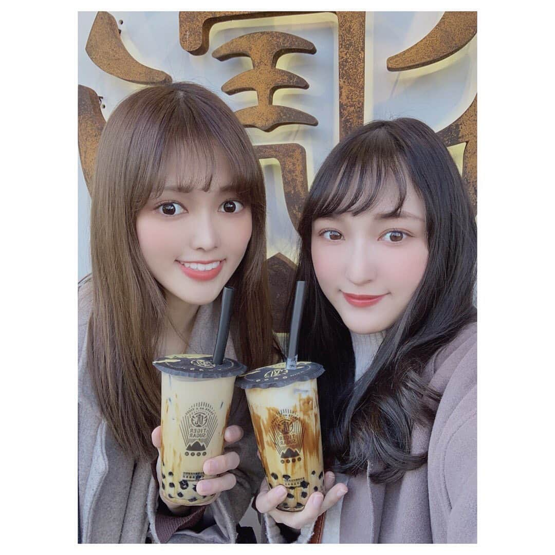 松永杏奈のインスタグラム：「いくちゃんと久しぶりに遊んだ💕 また韓国行きたいね(◞‸◟) . . . . . . . #新大久保 #tigersugar #黒糖ミルク #黒糖ミルクタピオカが一番」