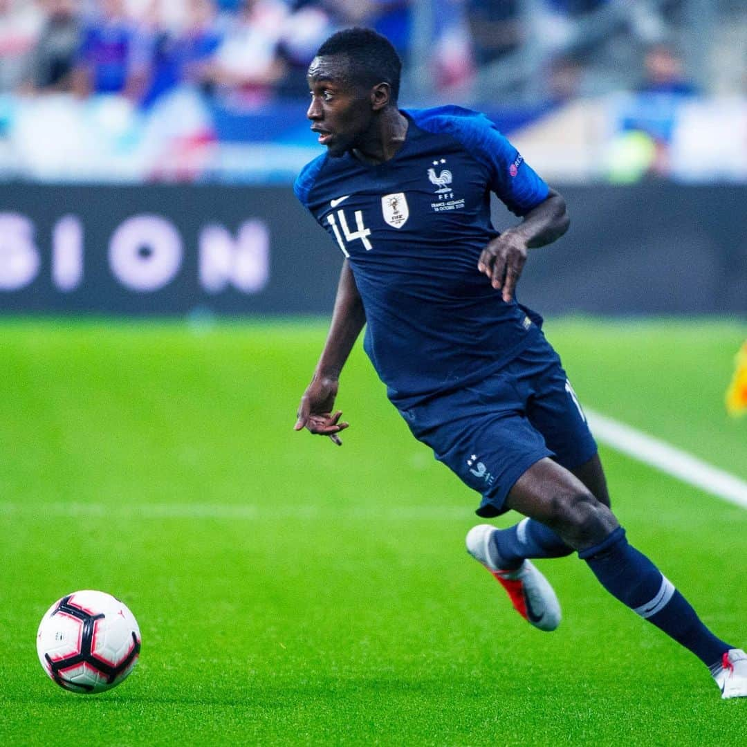 サッカー フランス代表チームさんのインスタグラム写真 - (サッカー フランス代表チームInstagram)「Tous avec toi @blaisematuidiofficiel 💪 #FiersdetreBleus - Be strong 💪」3月18日 21時01分 - equipedefrance