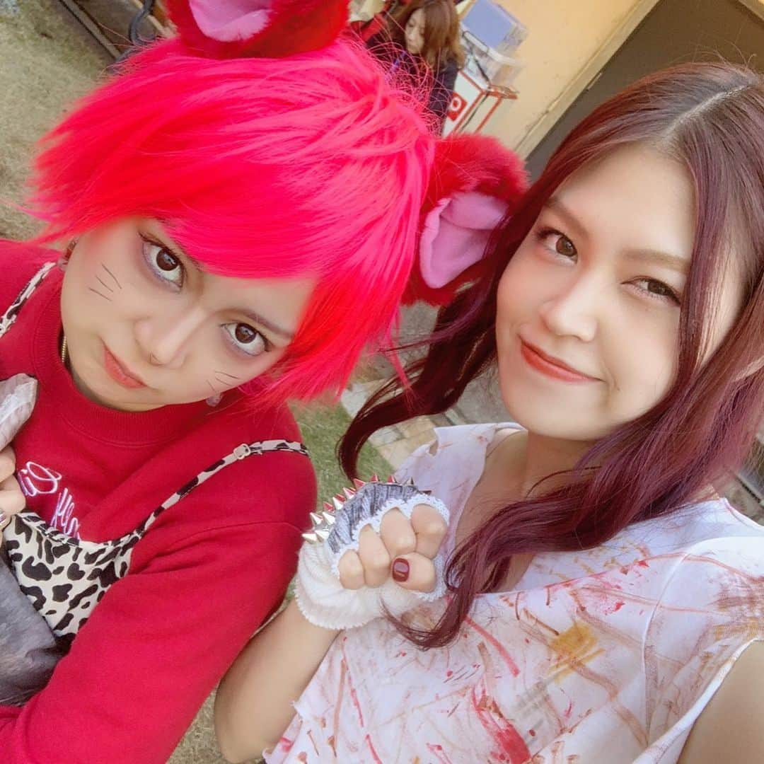 吉岡久美子さんのインスタグラム写真 - (吉岡久美子Instagram)「、 #ファイナルファンタジー7 、 「 #FF7リメイク 発売記念 #つぼみ大革命 メンバーが #FF7 のキャラクターになりにってみた！」 の動画をYouTubeにアップしました！ 、 #Amazon プライム にて公開されている 「FINAL FANTASY VII REMAKE発売記念動画企画 こういうことでSHOW!?」という番組の オフショットです！ 、 、 まじで笑い転げた…😂😂 、 ほんとに悪意はないので ファイナルファンタジー知ってる人にも 知らない人にも楽しんで見てもらいたいです！ 、 、 #つぼみ大革命 #つぼみ #吉本 #よしもと #アイドル #idol #大阪 #東京 #神戸 #ライブ #instagood #いいね #ガーリィレコードチャンネル  フォロー #ふぉろーみー #フォローミー #フォロー希望 #ff7remake #ff7cosplay」3月18日 20時57分 - kuunyaaan