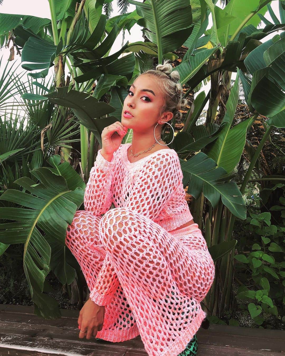 Nazukiのインスタグラム：「🌴𝓟𝓲𝓷𝓴 𝓙𝓾𝓷𝓰𝓵 🌴 💕💕💕💕💕💕💕💕 もうすぐみなさんに発表があります ✨✨✨✨. .  #pink #jungle #pinkjungle  #myphoto #photography  #dancer #hairmake #artistphotography  #ダンサー　#アー写　#ご報告  #発表　#nazuki」