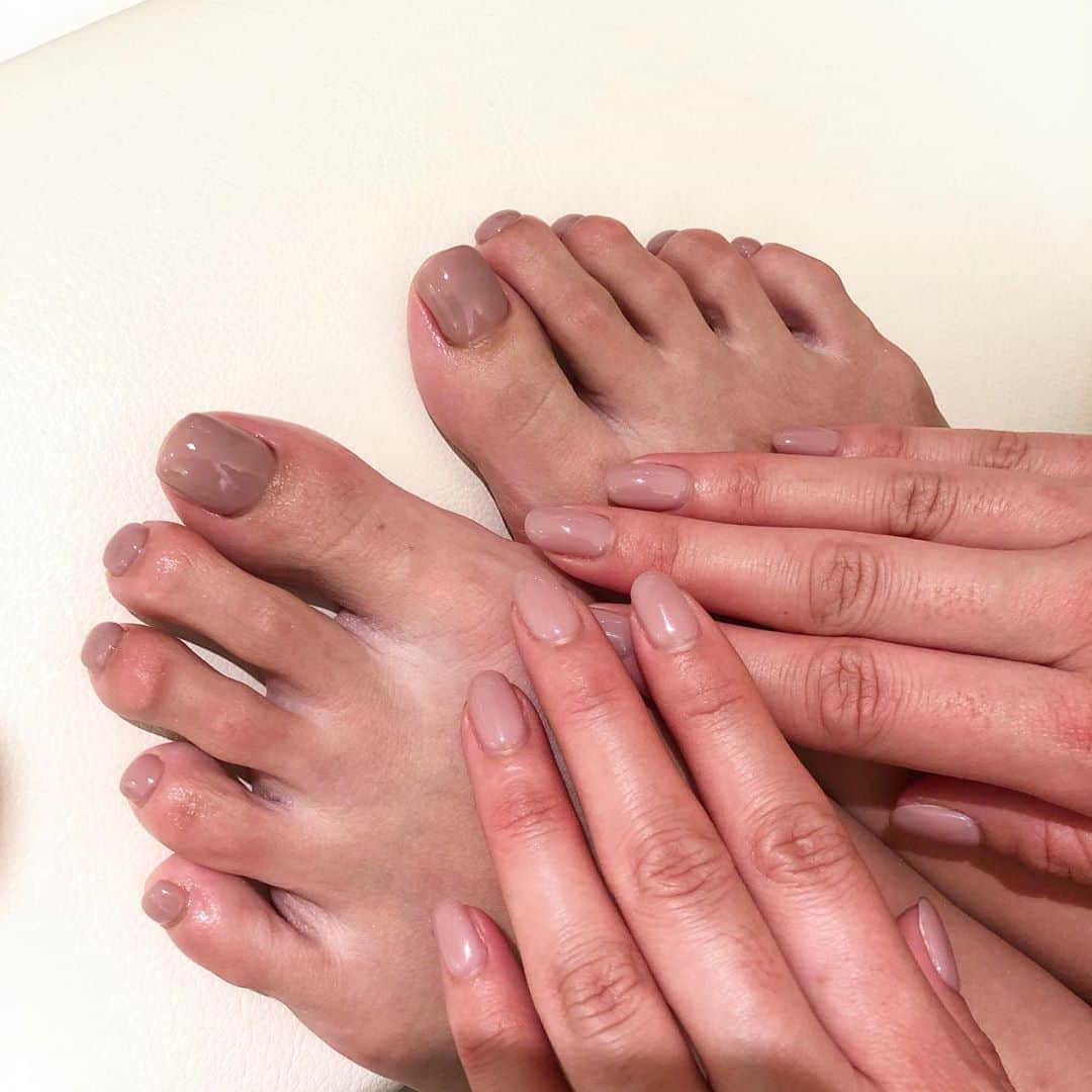 のインスタグラム：「こないだはネイルとまつげパーマをしてきました🤳 . @nonche_nonche  @nonche_nails  ネイルはお決まり単色カラー  桜色で可愛い🌸 . まつげパーマもナチュラルなカールで自然な仕上がり👀. . #nonche#ノンチェ#西宮」