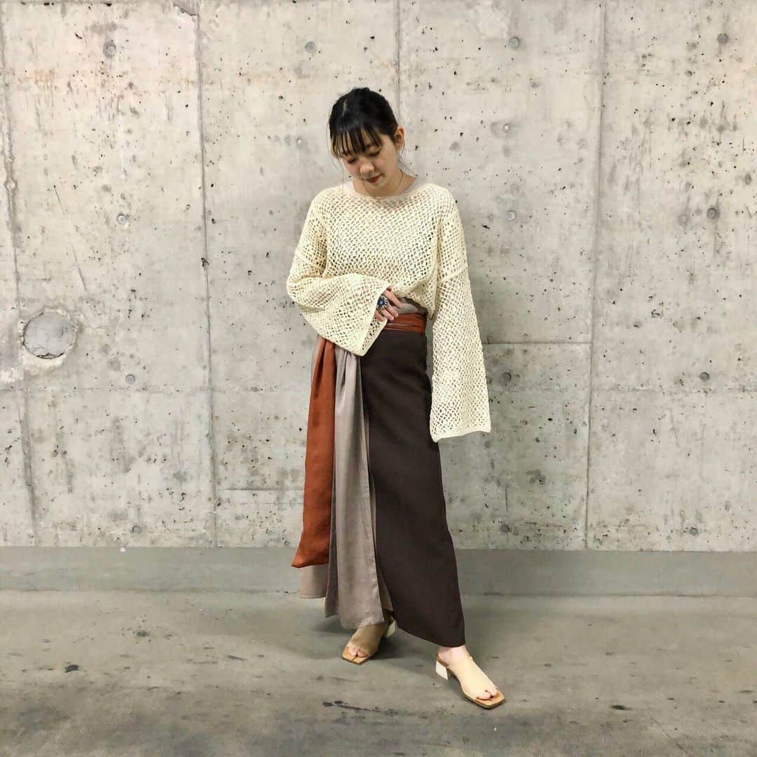 のインスタグラム：「【 77 circa】 . new arrival🧸  skirt item no : 6127-0782 price : 24,000+tax . @beams_kobe ☎️078-335-2720 #beams#bprbeams#beamsplus#beamsboy#raybeams#beamst#kodomobeams#fumietanaka#instafashion#instagood#outfit#outfitoftheday#fashion#ootd#beamskobe#kobe#japan#77circa#リメイク#ビームス#レイビームス#ビームスボーイ」