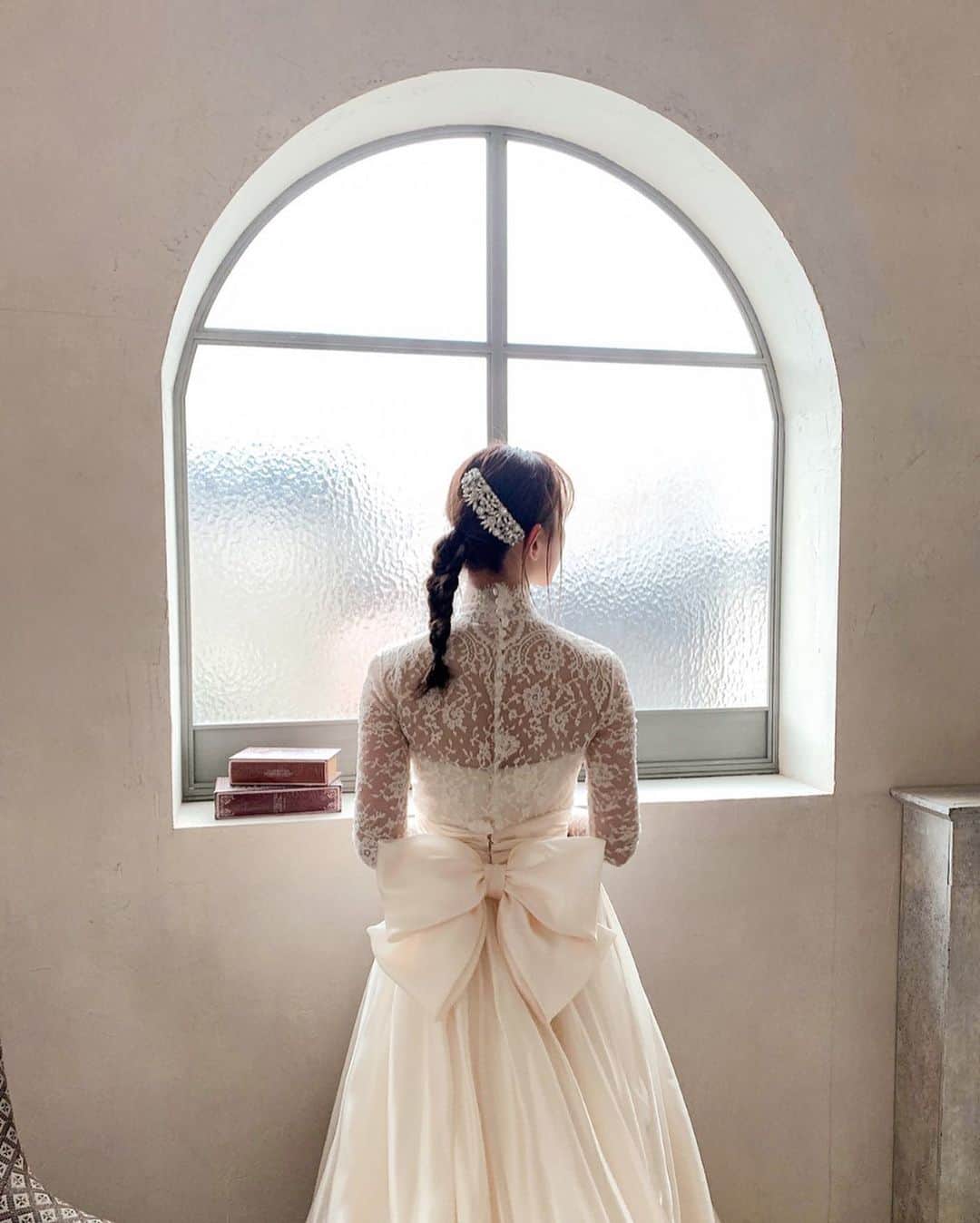 菅野結以さんのインスタグラム写真 - (菅野結以Instagram)「発売中のゼクシィ💍でてます﻿ 昔からウエディングの素材やモチーフとてもすきなので﻿ うっとりしあわせ撮影であった👰🏼みてね﻿ #zexy #magazine #wedding #dress #lace #offshot」3月18日 12時27分 - yui_kanno