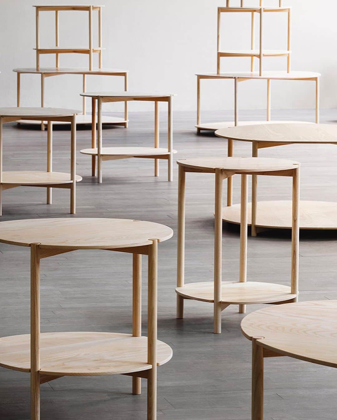 Design Milkさんのインスタグラム写真 - (Design MilkInstagram)「There’s something about @ClaessonKoivistoRune’s trio of Lunaria tables for @dux_official that makes the possibilities of using them seem limitless. The versatile set comes in three sizes – Small, Medium, and Large – that’s equipped to be of service next to a bed, near an armchair, as a coffee table, and more. Lunaria’s friendly design is thanks to the soft, warm wood used in creating each piece’s slightly irregular round tabletop. \\\ DESIGNMILK[DOT]COM \\\ photos by @marcuslawett」3月18日 12時40分 - designmilk