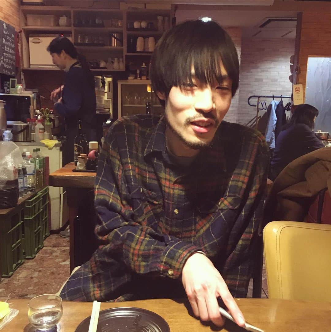 中野ミホさんのインスタグラム写真 - (中野ミホInstagram)「急遽！3月19日(木)、新代田FEVERにて開催の「コバフェス」に、この人、ロマンチック☆安田くんとオープニングアクトとして出演することが決まりました💫  安田くんの粋なはからいで、わたしも歌わせてもらいます。楽しみ！ 「中野ミホ&ロマンチック☆安田」は18:30からの出演です。 イベントについての詳細はホームページ、twitterなどでご確認ください。 来られる方は、ご自分の体調と相談で、無理せずでね。」3月18日 13時49分 - miho_doronco12