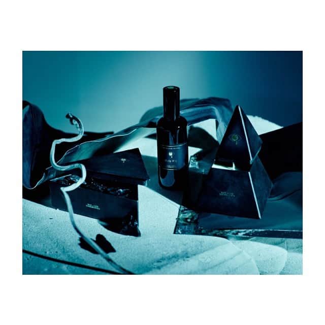Fashion Headlineさんのインスタグラム写真 - (Fashion HeadlineInstagram)「アンダーカバーとフランスのフレグランスブランド、マドエレンによるホームフレグランスのカプセルコレクションが発売中!  詳しくは @fashionheadlinejpn ウェブサイトから🕯  1〜3枚目📸 photo by Joss McKinley」3月18日 14時41分 - fashionheadlinejpn