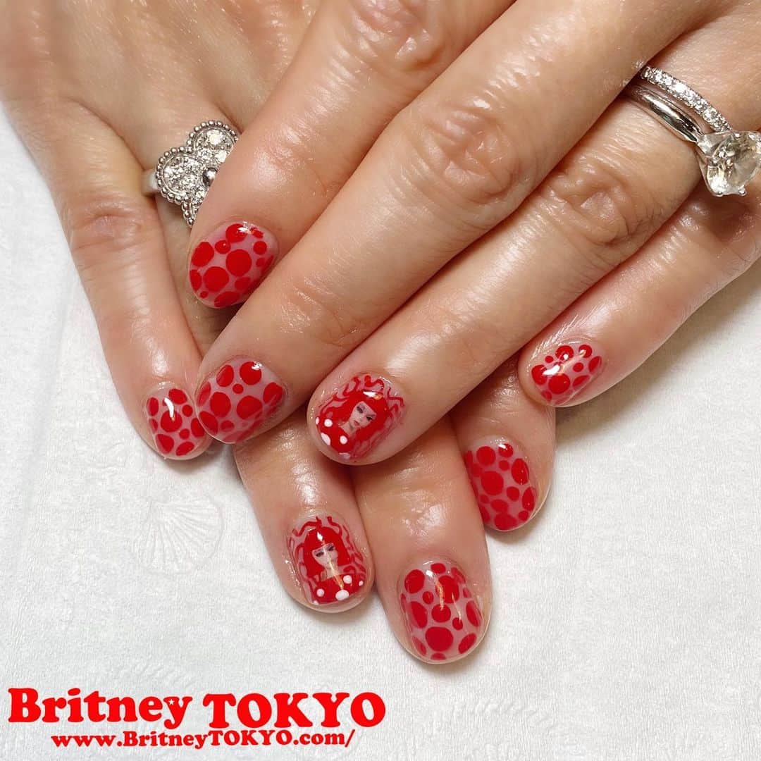 Britney TOKYOさんのインスタグラム写真 - (Britney TOKYOInstagram)「Kusama🍄 #nailart #nails #britneytokyo #ネイル #yayoikusama #kusama #草間弥生」3月18日 15時18分 - britneytokyo