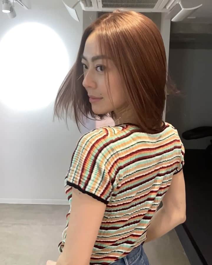 のインスタグラム：「ヘアカラーチェンジ❤️ これ何色？っていうの？🥰💖 うーんとね、#春色　🌸🌸🌸 #プリンセスケアトリートメント もしてもらったから髪の毛が喜んでる💖💖💖 ありがと @evoke_kusanagi 🥺🙏❣️ • #haircolor #haircolorchange #springcolors #ヘアカラー #モテヘア #モテカラー #プリンセスケア #tiktok #ぴえん　#ぴえんこえてぱおん #ミーム」