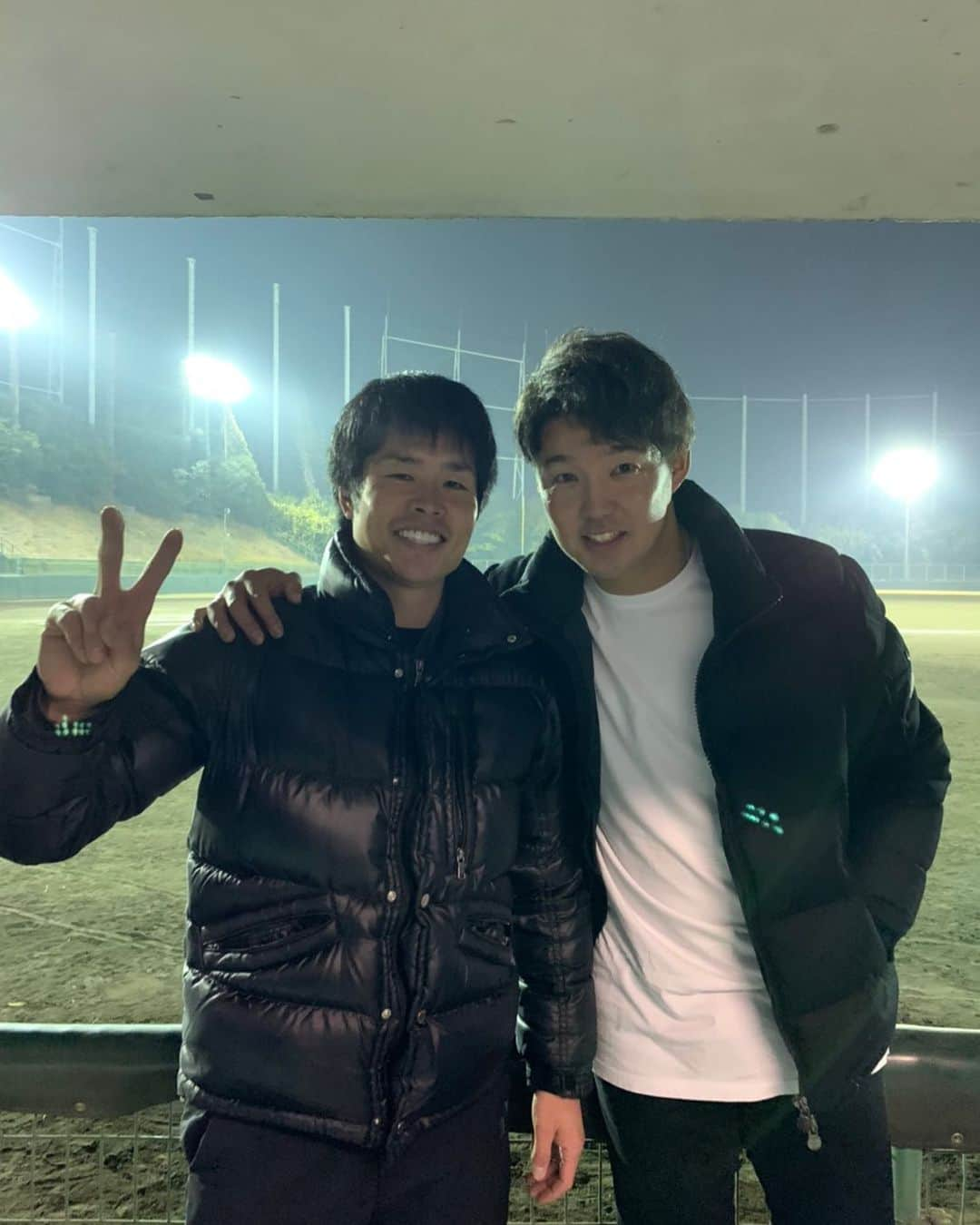 森原康平さんのインスタグラム写真 - (森原康平Instagram)「⚾︎ . . 今日は久しぶりに楽天生命パークでの練習でした。 苦しい状況が続いていますが、 目の前の一瞬一瞬を大切に、練習も頑張っています。 皆さんも健康に気をつけてお過ごしください。 . . 📸 写真は関係ないです。 社会人時代お世話になっていた先輩のしゅんくん。 . . 🥤 前回の投稿にコメントいただきありがとうございました⤴︎ 早速、今朝🍓🍌🥛スムージーつくりました✨ 果物と野菜もしっかりとって免疫力アップさせたいと思います💪 #健康第一 #野球 #社会人野球 #スムージー」3月18日 21時20分 - kohei_morihara