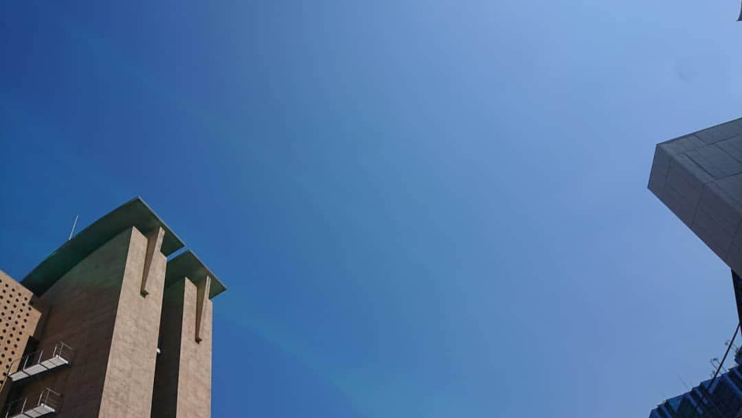 桜花さんのインスタグラム写真 - (桜花Instagram)「今日の空、きれいだったなぁ🌷  そちらの空はどんなでスカイ？🍀 本日もお疲れさマウンテン🗻🍀 #空  #スカイ  #どんなでスカイ #ヤッホー  #sky」3月18日 21時26分 - mountainohka