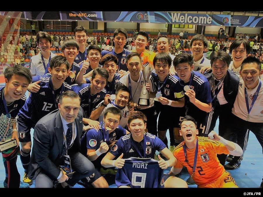 日本サッカー協会さんのインスタグラム写真 - (日本サッカー協会Instagram)「🏆Futsalplanet Awards 2019にノミネート ・ futsalplanet.com が毎年主催し、20年の歴史がある『Futsalplanet Awards 2019』の各部門のノミネートが発表され、#U20フットサル日本代表 と#鈴木隆二 前U-20フットサル代表監督 がノミネートされました。 ・ #U20フットサル日本代表 は昨年、#鈴木隆二 監督のもとAFC U-20フットサル選手権を初制覇。それぞれベストナショナルチーム、ベストナショナルチームコーチにノミネートされました。結果発表は3/26の予定です。 ・ #daihyo #jfa #futsal」3月18日 16時11分 - japanfootballassociation