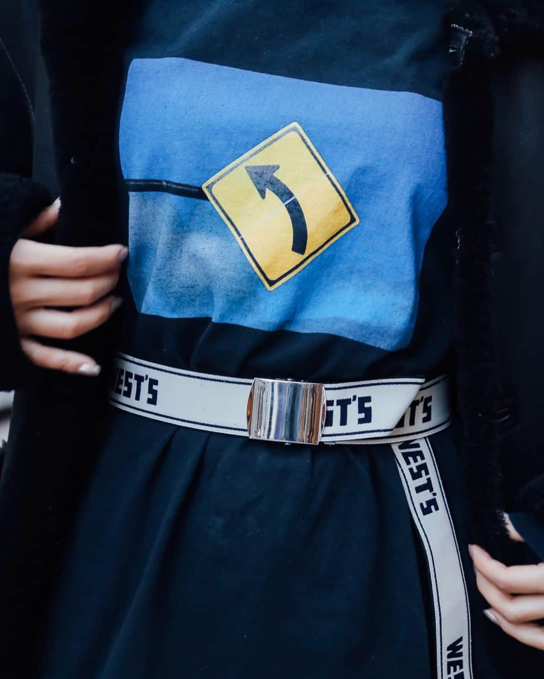 Fashionsnap.comさんのインスタグラム写真 - (Fashionsnap.comInstagram)「【#スナップ_fs】 Name：河辺ほのか  Jacket #used T-Shirt #maplecomics Pants #LAGUAGEM Shoes #LAGUAGEM Necklace #SamanthaTiara Belt #WESTOVERALLS  #fashionsnap #fashionsnap_women」3月18日 16時59分 - fashionsnapcom