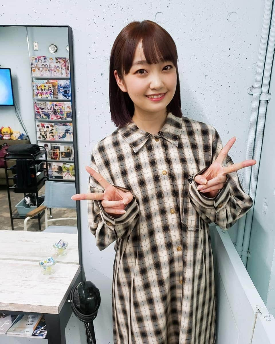 大橋彩香さんのインスタグラム写真 - (大橋彩香Instagram)「. . 久々に志賀さんのところに行ってきましたー😆！ . ナチュラルなピンク系に仕上げて下さいました。 毛先だけブリーチが残ってたから、グラデーションになっててキレイ( ఠ͜ఠ )♡ . いつもありがとうございます🐰💫(あやか) . . #大橋彩香 #へごちん #はっしー #wille #美容院帰り #ヘアカラー」3月18日 17時43分 - ayaka_ohashi