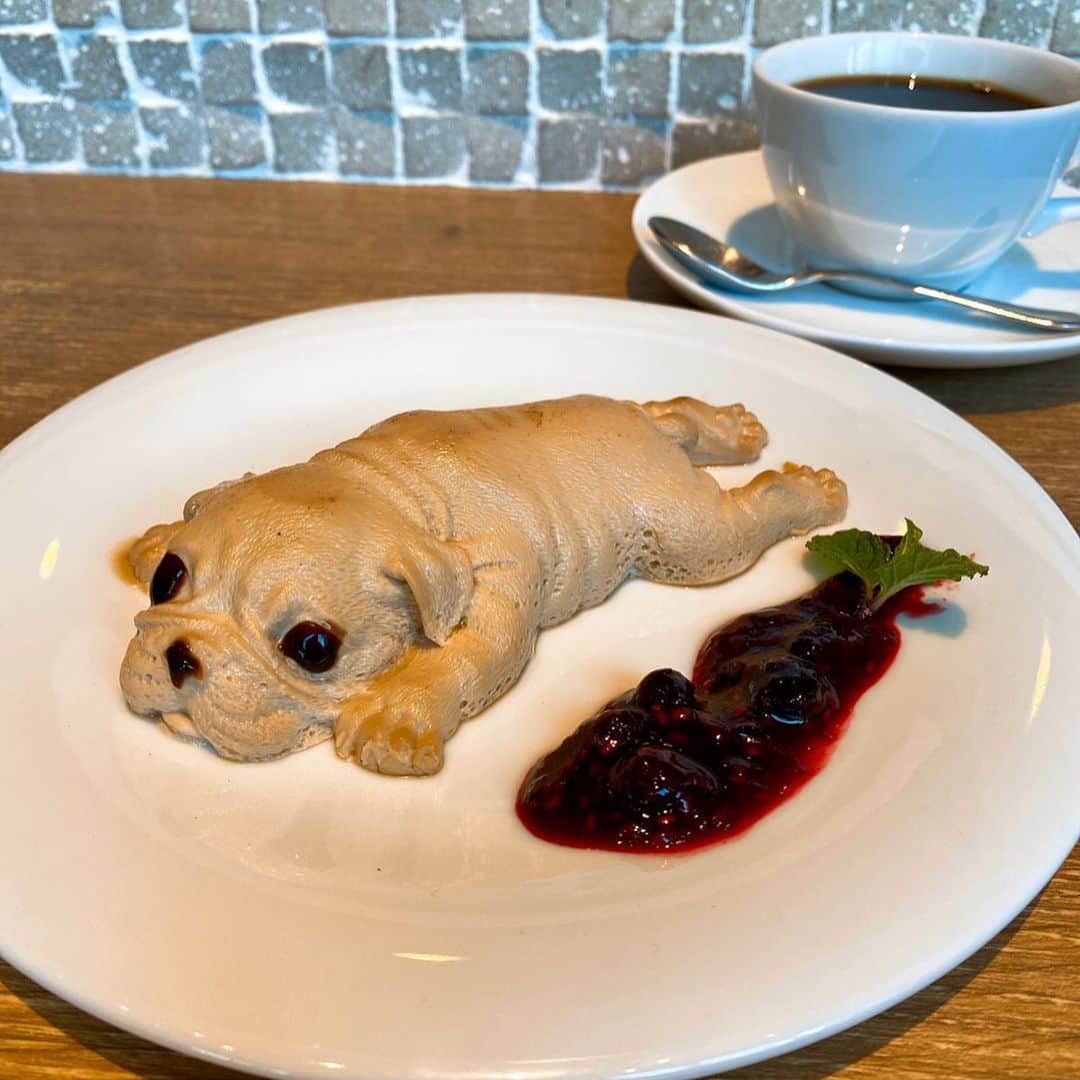 山岸久朗さんのインスタグラム写真 - (山岸久朗Instagram)「ふと頼んだパンナコッタがリアルすぎた件 #パンナコッタ #ワンナコッタ #ぷるぷるさせてみた #食べられるかー #パールズ #Perls #pannacotta #cafe #喫茶パールズ #天王寺カフェ #阿倍野カフェ #スイーツ #カフェ #カフェ巡り  #カフェ好きな人と繋がりたい  #カフェスタグラム  #カフェ好き  #カフェ巡り好きな人と繋がりたい  #カフェ部  #カフェ活  #カフェごはん  #カフェ巡り部  #カフェタイム  #カフェ散歩  #カフェすきな人と繋がりたい  #カフェ大好き  #大阪カフェ  #山岸久朗 #山岸弁護士 #山岸弁護士が飯テロ中」3月18日 17時52分 - yamaben