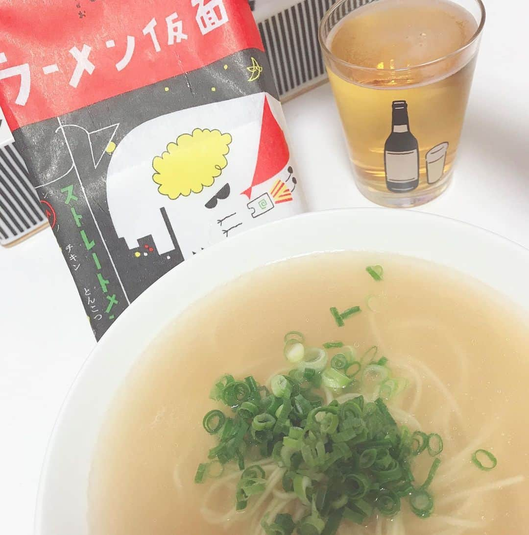 宮﨑真実さんのインスタグラム写真 - (宮﨑真実Instagram)「ラーメンとビールって最高よね🍜🍻 #ラーメン仮面 #ラーメンとビール #ラーメン #ビール #みんなでつくる高総体」3月18日 19時28分 - miyazakimami.spocom