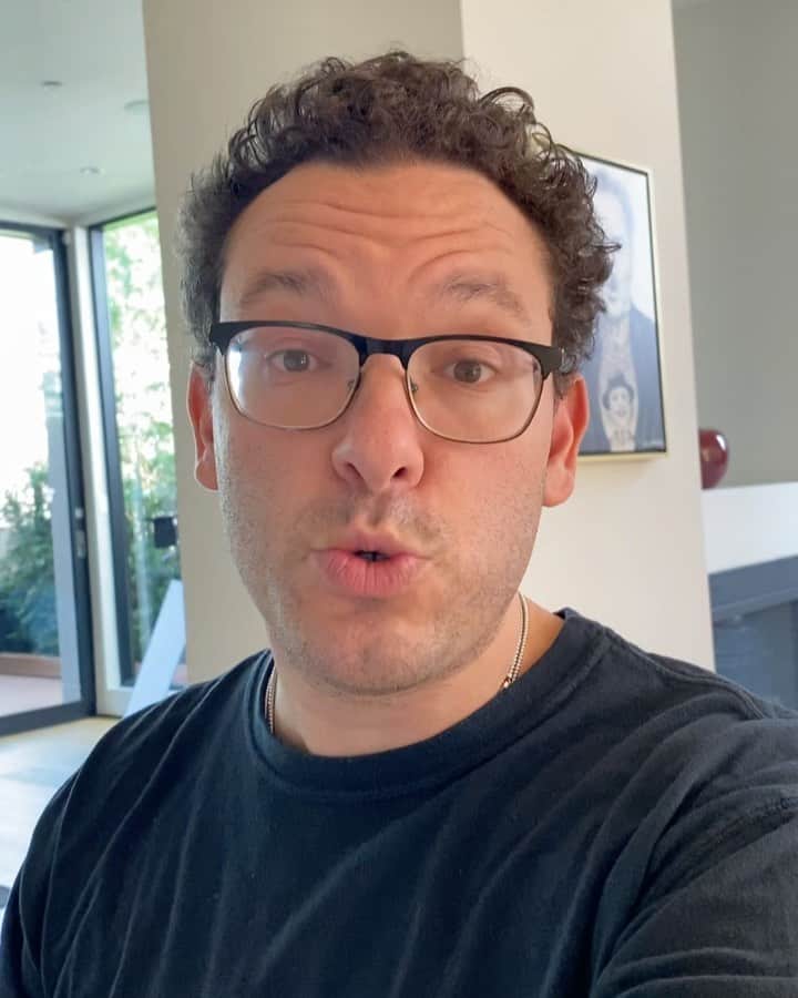ティモシー・サイクスのインスタグラム：「The stock market has crashed 30% this month even as my top students and I are profiting nicely, I’ve made $17,000+ this month, @timgrittani has made $400,000+ @mcroock36 has made $100,000+ and newcomers like Charles aka Popcheez in my chat has turned $4k into $35k this month alone! We do this by NOT trying to pick the bottom in blue chip companies whose businesses are getting wrecked more and more each day, but by trading whatever coronavirus stock is hot, today I alerted Biomerica (BMRA) at $6/share as they unveiled a 10-minute coronavirus test and the stock is now $10.50. I also alerted APDN at 4.10 and the stock is now at 7 after they got Italian Ministry Of Health approval time begin testing their vaccine candidate...the market is SO hot if you know where to look so DM me and see link in my bio to learn my trading strategy that’s on fire right now, but no lazy people allowed! #ilovemyjob #stocktrading #jewflu」