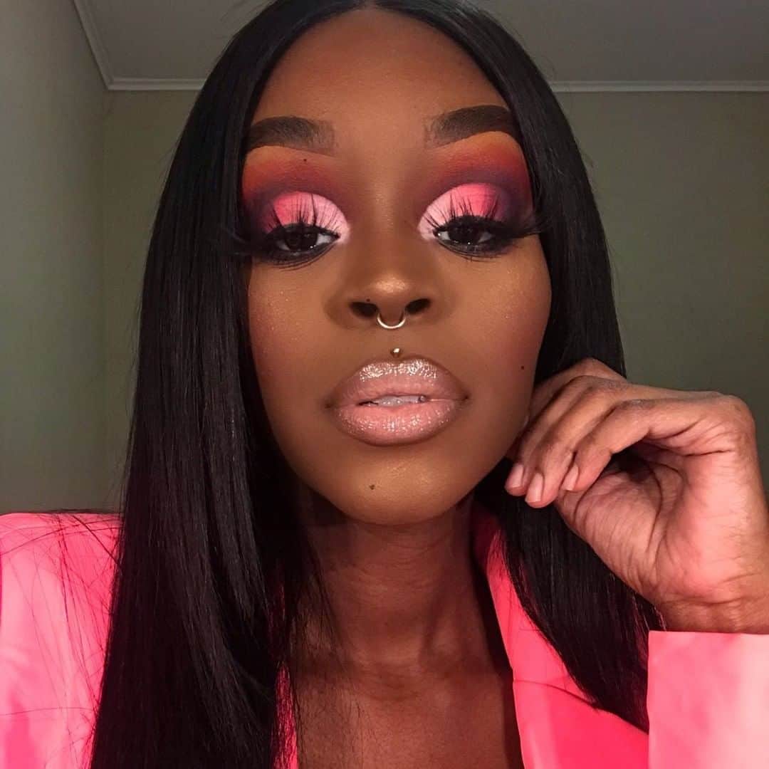 NYX Cosmeticsさんのインスタグラム写真 - (NYX CosmeticsInstagram)「@_lifeofkii_ mixes our Matte Lipstick in 'Pure Pink' + #ButterGloss in 'Madeline' to achieve this poppin' lip combo 💕💋 || #nyxcosmetics #nyxprofessionalmakeup #crueltyfreebeauty」3月19日 5時29分 - nyxcosmetics