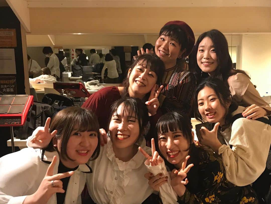 有坂美香さんのインスタグラム写真 - (有坂美香Instagram)「3.15.2020 メーザーハウス最後のボーカル発表会@zirco tokyo 無事終了  無観客とはいえライブ配信もあったし、全クラス良い雰囲気だったな、、 みんな良い歌を、パフォーマンスをありがとう。 8期は伸びたなー‼️ 9期はポテンシャル高かったなー‼️ 皆さんがメーザー最後の生徒達で嬉しいです。  バンドの皆さんも安定のプレイとアレンジ力、、2年間ありがとうございました😊  樋口先生　竹本先生　小池先生 スタッフの皆様　お世話になりました！ お疲れ様でした〜‼️ #thelastdaysofmesarhaus #音楽学校メーザーハウス #最後の #閉校 #有坂クラス8期9期 #メーザーボーカル発表会 #Vo発 #有坂美香」3月19日 6時16分 - mikaarisaka