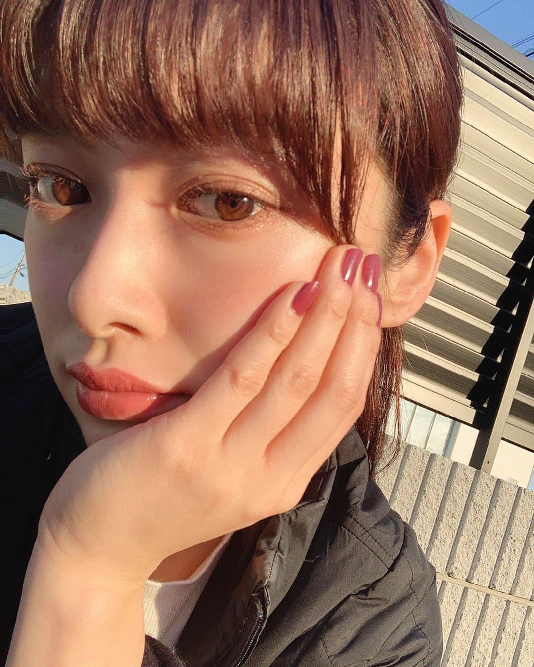 細田彩花のインスタグラム：「💅♡♡ 色はもちろん 速乾性が120点 . ジーニッシュのNo.20です👀 . 私の友達へ マニキュアはみ出さないで塗れるようになったよ🤞🤞🤞 笑 . .  #マニキュア #ネイルポリッシュ #セルフネイル　 #ジーニッシュマニキュア  #ポリッシュネイル  #セルフィー #前髪#フルバング #follow」