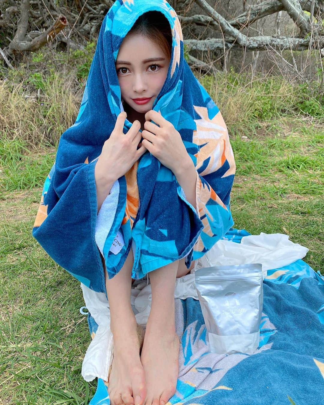 得あゆさんのインスタグラム写真 - (得あゆInstagram)「私結構食べるけど 今の体型キープできてるのは 適度な運動と睡眠と なちゅリズムのおかげです。 @naturism_afterdiet この世に生まれてくれてありがとうございます。 ハワイでもjunk food食べる時助かった☺️ ・ あんまりサプリ載せるの宣伝っぽいの 嫌だけど、もう2年は飲んでて。 そろそろみんなに教えてあげたいなって思った。 だって本当に痩せたから。笑 ・ だけどサプリだけじゃだめだよ？ 運動もする！よく寝る！ そして何よりよく食べる(身体に良いもの) みんなで綺麗になろうね💓 ・ ・ ・ ・ ・ ・ ・ ・ #なちゅリズム#naturismambassador#ナチュリズム#サプリメント#ダイエット#ダイエット方法#スタイル#美容#健康#美肌#美白#ハワイ#ビキニ#水着#ジャンクフード#食べるの好き#ランチ#ハンバーガー#インスタ映え#カメラ女子#写真#モデル#お昼ごはん#おやつ#ダイエットメニュー#痩せる#diet#supplement#style#bikinigirl」3月18日 21時57分 - tokuayu819