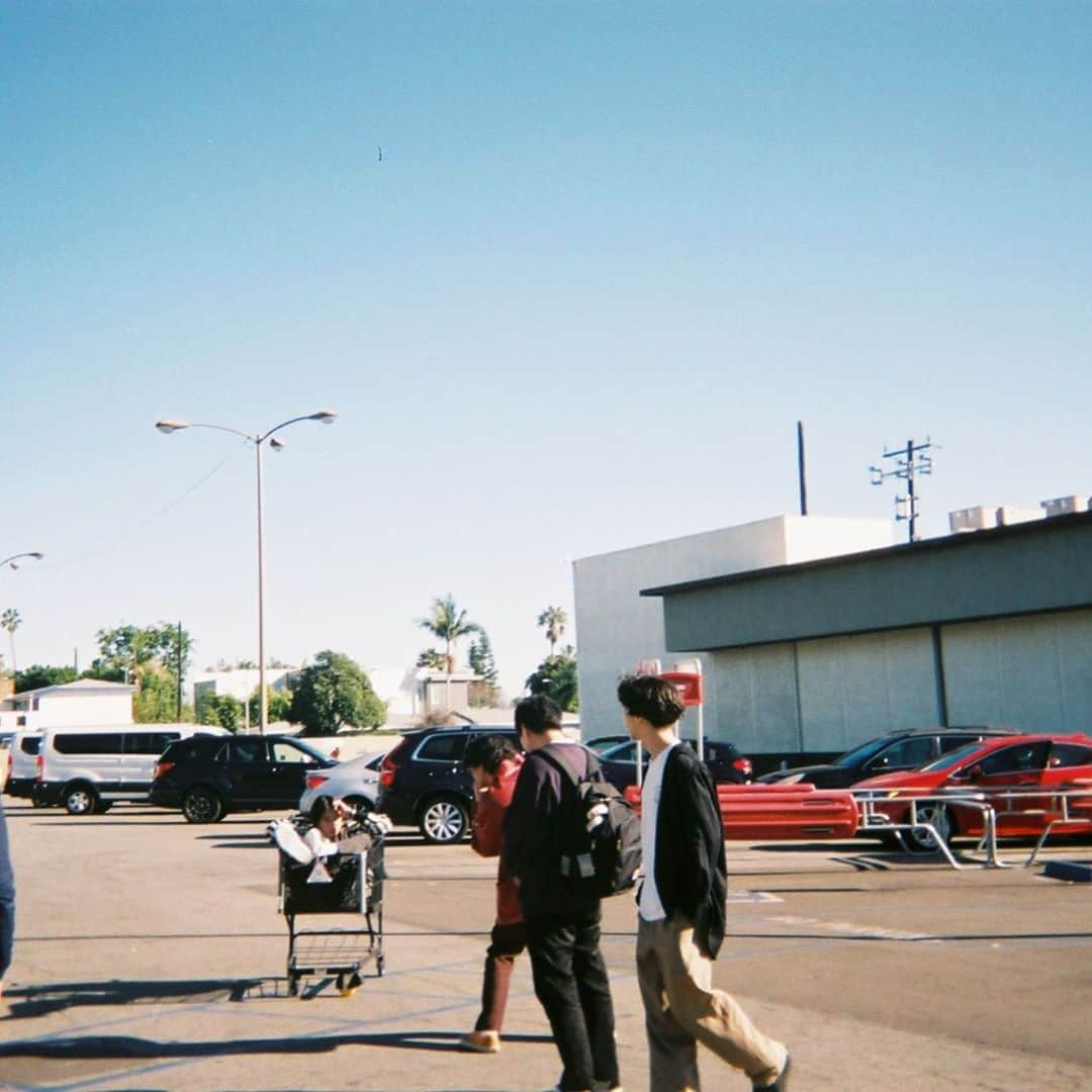 YOSHI（よし）さんのインスタグラム写真 - (YOSHI（よし）Instagram)「BTS shots from the vans shoot in LA #vans #Falken #abcmart  LAでvansの撮影した時のオフショット」3月18日 22時00分 - yoshi.226