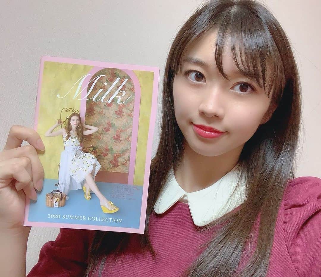 のインスタグラム：「♡ ♡ 🍋💗MILK💗🍋 2020 SUMMER COLLECTION ・ MILKさんのカタログ💖LOVEりんです🍒︎💕︎ ♡ ♡  #MILK 💖  #牧野真莉愛 #モーニング娘20 #morningmusume20」