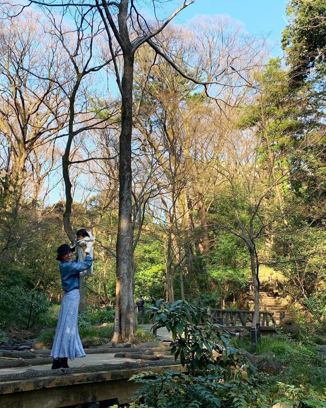 小濱なつきのインスタグラム：「お散歩日和🌞でした🌳🌳🌳」