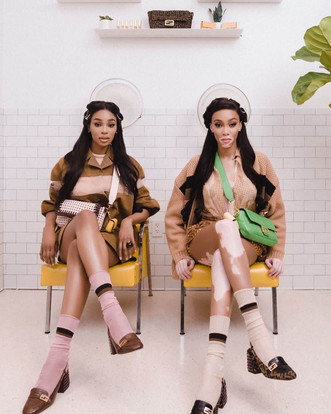 Fendiさんのインスタグラム写真 - (FendiInstagram)「@winnieharlow and @badgyalshanshan certainly know how to make their fashion choices reflect their playful personalities – the latest #BaguetteFriendsForever episode being the perfect case in point. Tap the link in bio to shop the #FendiBaguette bags on the top of their wishlists.  Discover more on @fisforfendi」3月18日 22時06分 - fendi