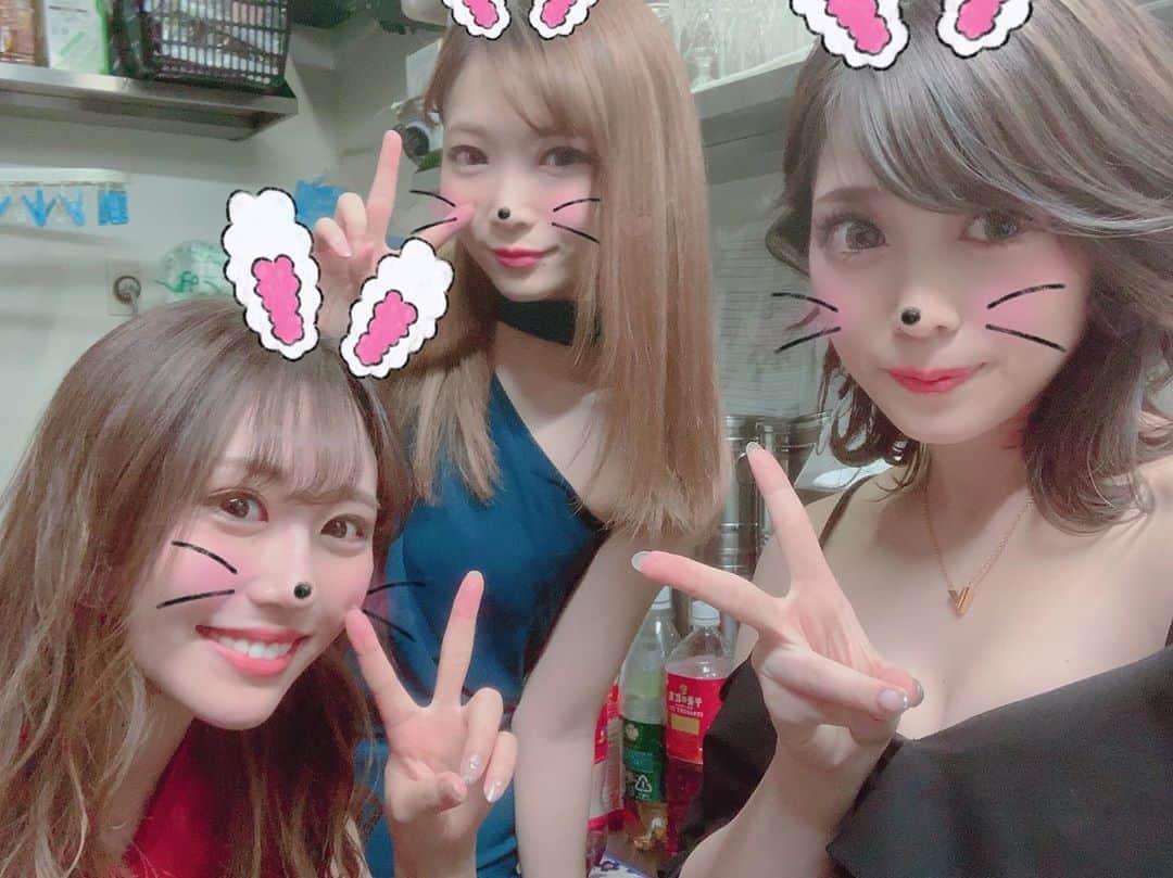 のインスタグラム：「・ ・ ・ 💙💙💙 ・ @vellugue_urara_official  @vellugue_keiyo  @velluge_shichan_official  @vellugue___yui_official  #西船橋#船橋#歌舞伎町 #お酒好きな人と繋がりたい  #キャバクラ#キャバ」