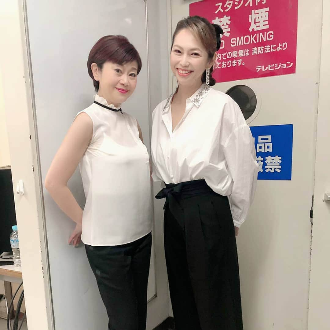 翠千賀さんのインスタグラム写真 - (翠千賀Instagram)「神野美伽さんとのデュエット！本当に本当に嬉しかったです！ 素敵なお姉さまです！ 今日の人生うたがある、見てくださった皆様、本当にありがとうございました❤ #神野美伽 さん　#東京キッド　#名曲　#デュエット　#感謝　#光栄に思います」3月18日 22時36分 - chika.midori