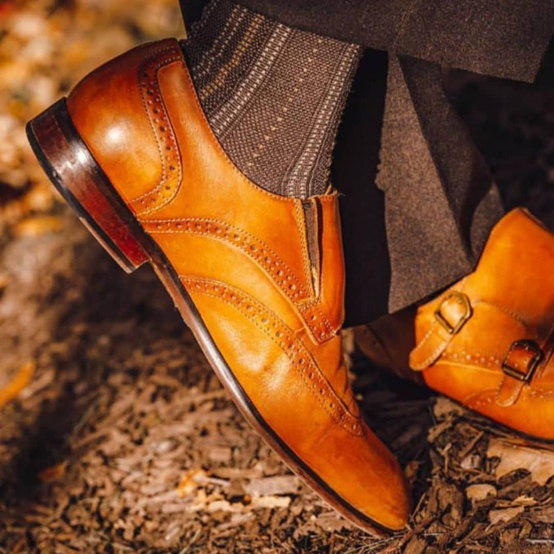 アイクベーハーさんのインスタグラム写真 - (アイクベーハーInstagram)「All shoes are house shoes, effective immediately 👞 📷: @ccjenkinsphoto . . . . . #menswear #suitup #ikebehar #classic #classicmenswear #mensstyle #suitandtie #menswearblog #vintage #film #style #mensfashion #fashionblog #suitandtie #blacktie #behar #suited #whiskey #fallfashion #tuxedo #slimfitsuit #ties #mtmevent #plaid #patterns #dapper #boots #leather」3月18日 22時36分 - ikebehar