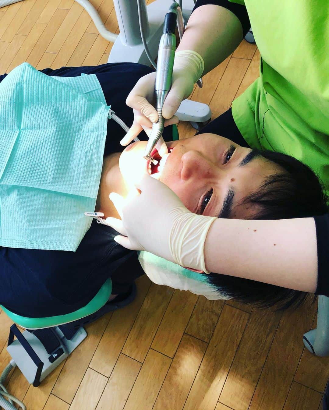 高畠佳介さんのインスタグラム写真 - (高畠佳介Instagram)「本日、前々からお世話になっていた#優歯科　さんとサポート契約していただきました！！ 人として歯はとても大事ですし、どこの県に行っても歯医者さんには毎回毎回お世話になるので、今回サポートしていただけることになり、とても嬉しく思います。 こんな僕をサポートしていただけることに感謝したいと思います。  今回は歯のクリーニングをしていただきました！！ これからも名に恥じないように頑張りたいと思います(^^) #歯 #優歯科 #優歯科オフィス  #優歯科クリニック  #愛媛オレンジバイキングス」3月18日 22時41分 - bataacorn