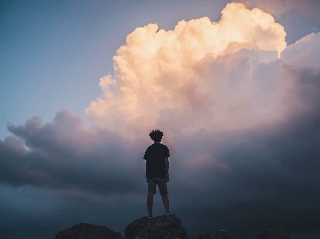 福田洋昭のインスタグラム：「Head in the clouds 🌩️」