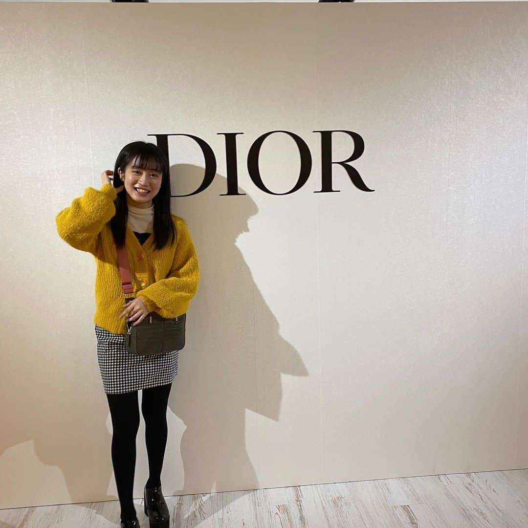 川上千尋さんのインスタグラム写真 - (川上千尋Instagram)「昨日はDIORの展示会に行きました！！ 世界観に圧倒されました…  そしてやっぱり黄色を着ていました💛🌼」3月18日 23時37分 - this_chihhi