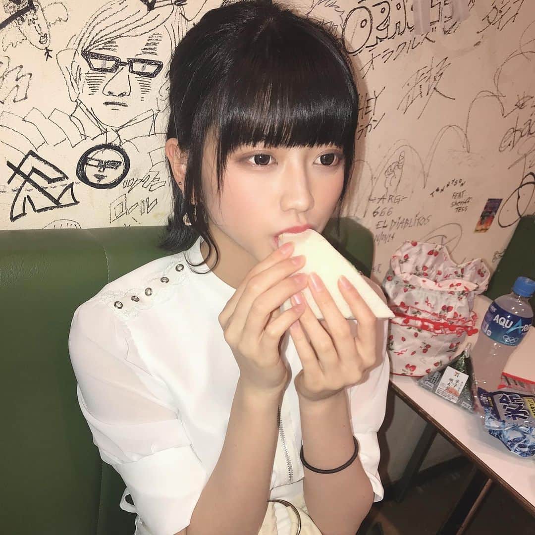 西野千明さんのインスタグラム写真 - (西野千明Instagram)「食べなきゃやってられんよマジ」3月18日 23時51分 - konnichaaaki