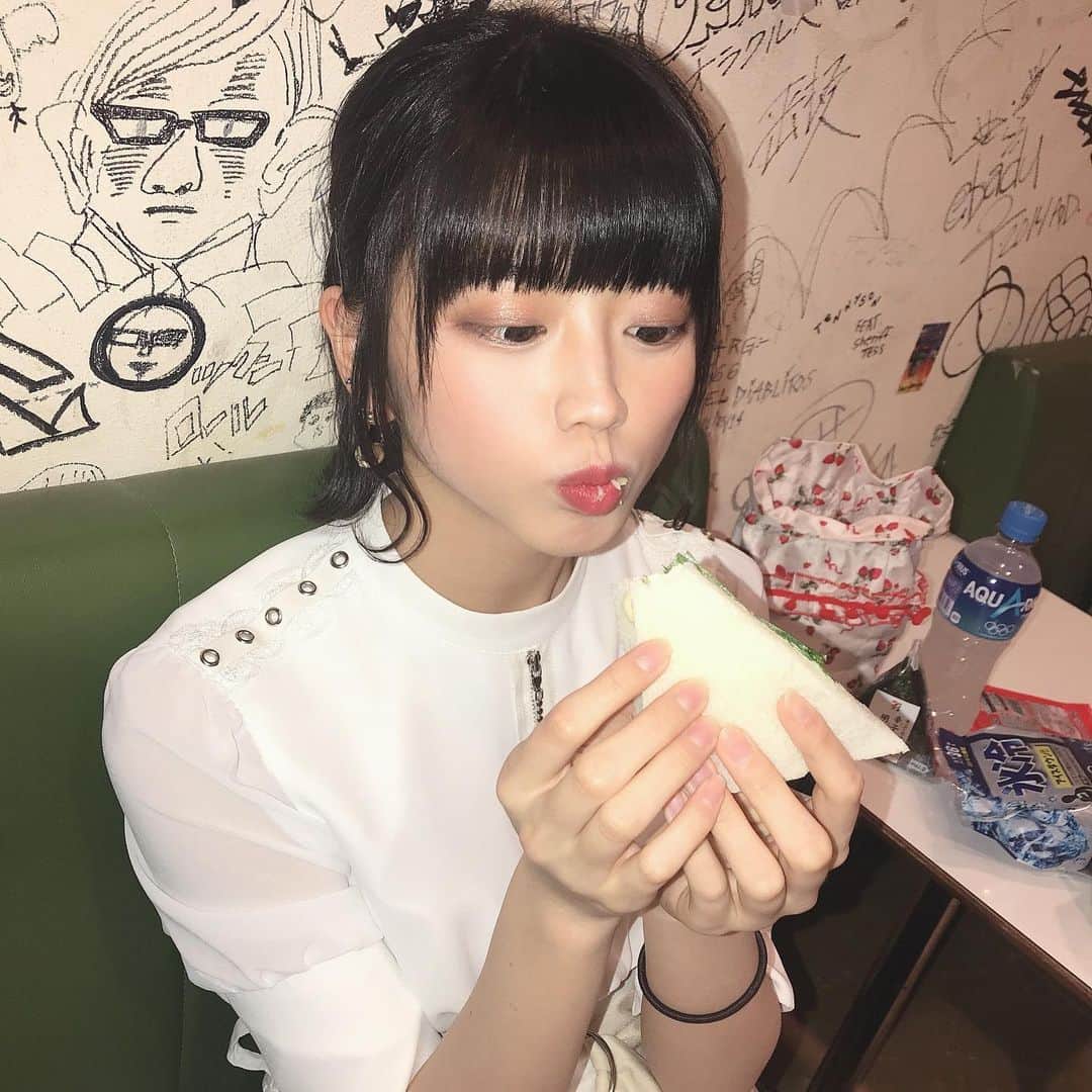 西野千明さんのインスタグラム写真 - (西野千明Instagram)「食べなきゃやってられんよマジ」3月18日 23時51分 - konnichaaaki