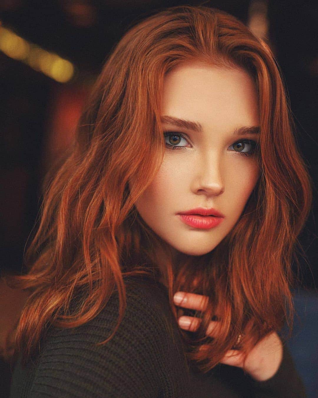 Nature|Folk|Portrait|Videoのインスタグラム：「━━━━━━━━━━━━━━━━━━━ Photo by  @katevox Model @polina_zavalskaya Muah @kisanuta  Congratulations!  Selection by  @unsalsicilli ━━━━━━━━━━━━━━━━━━━ Team #ig_mood Founder @humanistagram ━━━━━━━━━━━━━━━━━━━ #red」