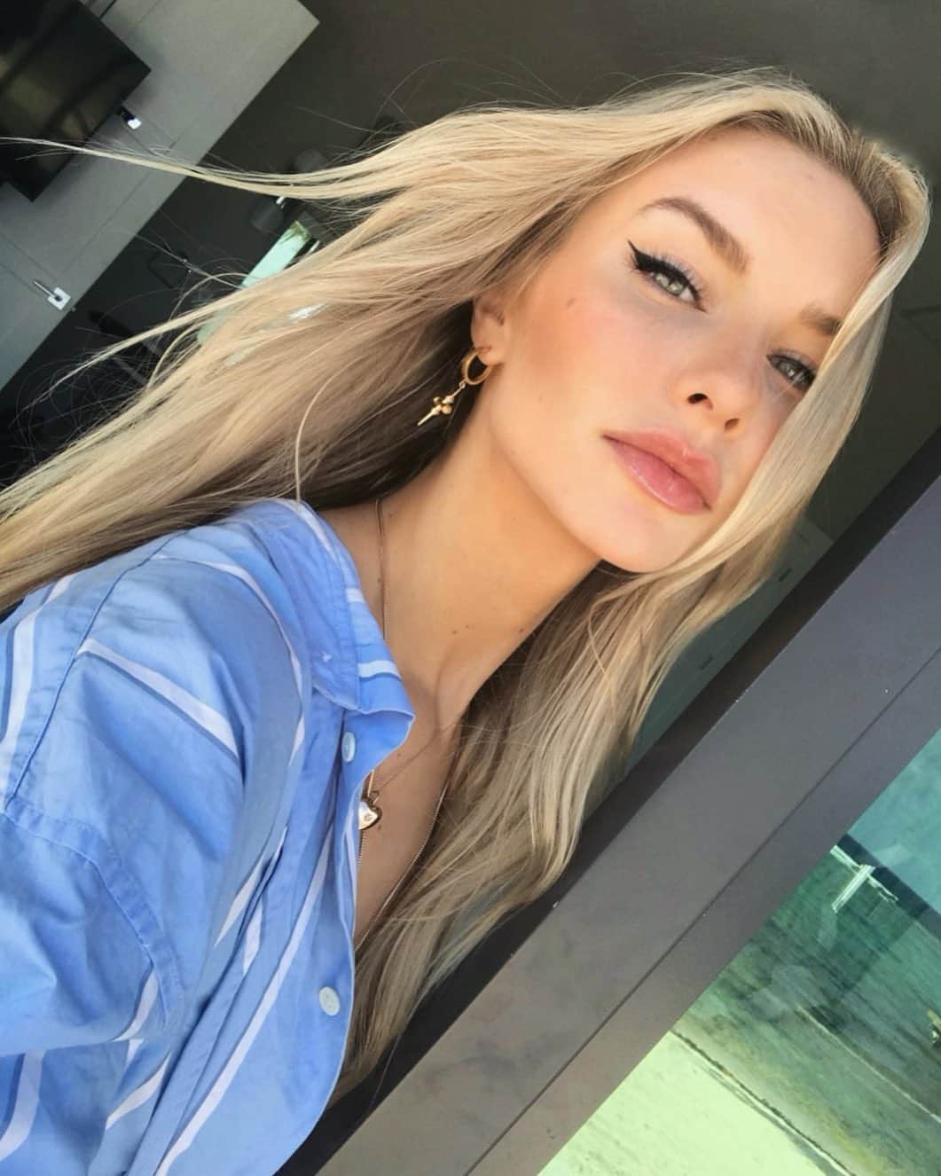 Katelyn Byrdのインスタグラム：「🌎🙏🏻🤍call your family🤍🙏🏻🌎」
