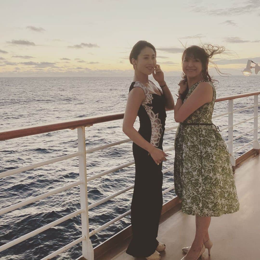 宇田恵菜さんのインスタグラム写真 - (宇田恵菜Instagram)「H.BD dear Bestie.x 大人になって仲良い友達ができるなんて思ってなかった‼️でもね感覚の合う友達、自分の弱さをも見せれる友達に出会えるんだよ。 いろんな奇跡に、150人中2人の確率のルーミーになったこと、色んな事を話せる間柄に感謝と愛 素敵な1年に💓 ————- #casting  #actress  #キャスティング #女優 #役者  #愛媛出身 #愛媛県松山市 #actresslife  #宇田恵菜 #世界青年の船  #swy #swy32 #内閣府 #青年国際交流 #にっぽん丸 #SWY32  #nipponmaru #kimono #Japanese #traditionaljapanese #太平洋 #ハワイ　#hbdbestie #運天」3月19日 0時35分 - ena2727