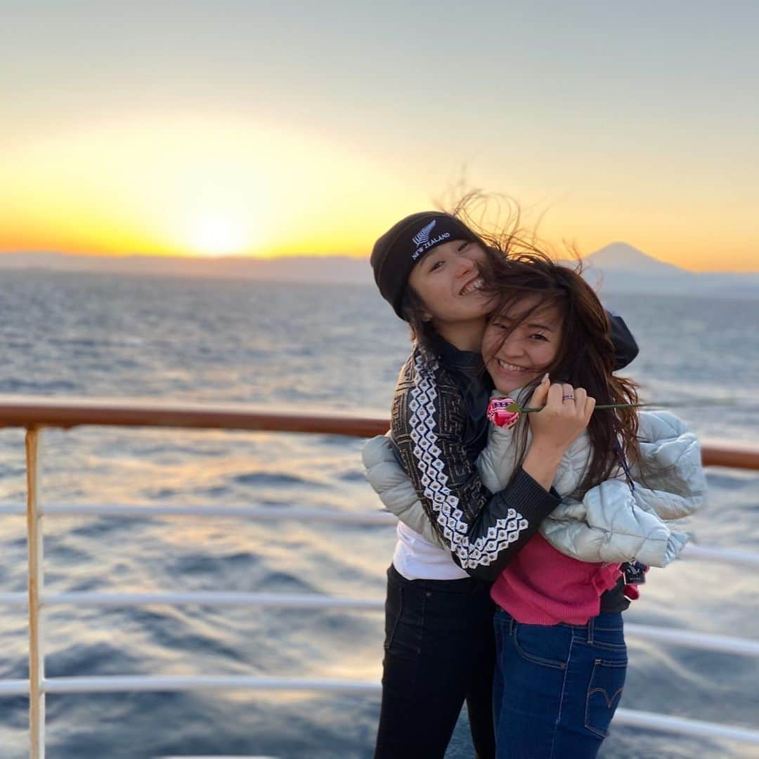 宇田恵菜さんのインスタグラム写真 - (宇田恵菜Instagram)「H.BD dear Bestie.x 大人になって仲良い友達ができるなんて思ってなかった‼️でもね感覚の合う友達、自分の弱さをも見せれる友達に出会えるんだよ。 いろんな奇跡に、150人中2人の確率のルーミーになったこと、色んな事を話せる間柄に感謝と愛 素敵な1年に💓 ————- #casting  #actress  #キャスティング #女優 #役者  #愛媛出身 #愛媛県松山市 #actresslife  #宇田恵菜 #世界青年の船  #swy #swy32 #内閣府 #青年国際交流 #にっぽん丸 #SWY32  #nipponmaru #kimono #Japanese #traditionaljapanese #太平洋 #ハワイ　#hbdbestie #運天」3月19日 0時35分 - ena2727