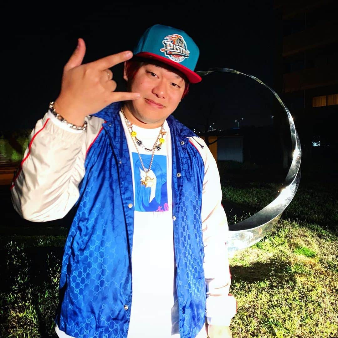 のインスタグラム：「青👕青👖青🧢🦋🐬🚙💎 なんとなく着たけど すげぇ好み🌀🌀🌀 てか最近青ラブいわ💙  #blue #blueman」