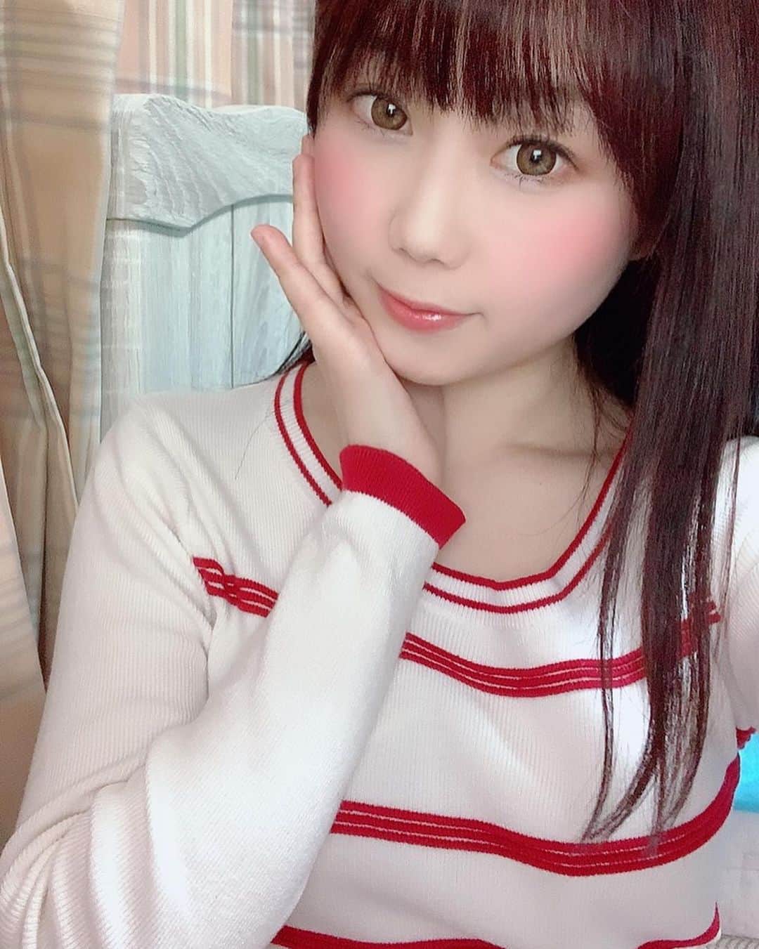 鈴乃八雲さんのインスタグラム写真 - (鈴乃八雲Instagram)「newhair🍓❤️ #japanese #japanesegirl #japanesegirlspic #kawaii #kawaiistyle #kawaii🌸  #selfie #selfies #selfi #selﬁe #自撮り #グラドル自画撮り部 #милая #こんばんは #goodevening #goodnight #goodnight🌙 #goodnightpost #goodnightworld #newhair #newhaircolor #newhaircut #newhairstyles #newhairstyle #ヘアカラー #カラー #ヘアチェンジ #hairchange」3月19日 2時36分 - yakumo_suzuno