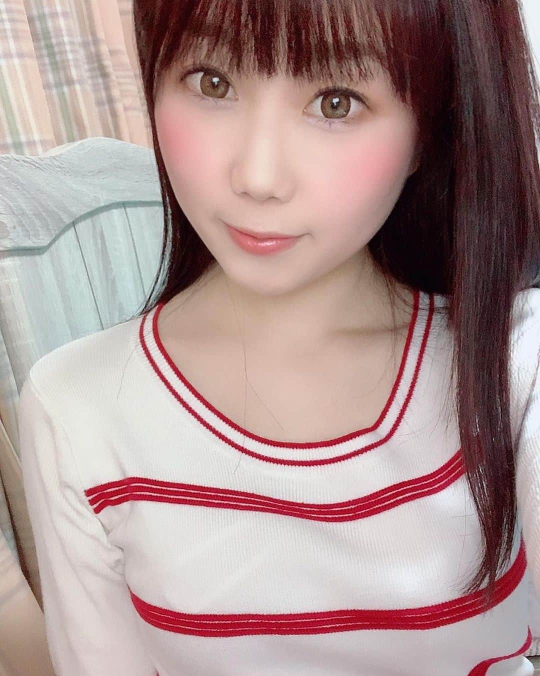 鈴乃八雲さんのインスタグラム写真 - (鈴乃八雲Instagram)「newhair🍓❤️ #japanese #japanesegirl #japanesegirlspic #kawaii #kawaiistyle #kawaii🌸  #selfie #selfies #selfi #selﬁe #自撮り #グラドル自画撮り部 #милая #こんばんは #goodevening #goodnight #goodnight🌙 #goodnightpost #goodnightworld #newhair #newhaircolor #newhaircut #newhairstyles #newhairstyle #ヘアカラー #カラー #ヘアチェンジ #hairchange」3月19日 2時36分 - yakumo_suzuno