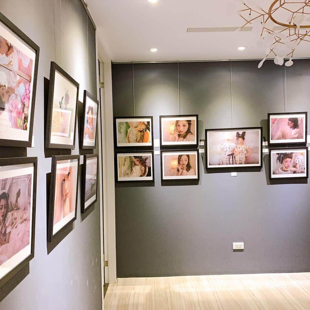 双木昭夫さんのインスタグラム写真 - (双木昭夫Instagram)「今や誰も行けなくなってしまった台湾での展覧会、初めての海外での本格的な展示なのに残念でしょうが無いですーー 台湾の方このツイートを見てたらぜひ行って下さい、よろしくお願いします3月21日から4 月19日まで西門街 皆んなでコロナに打ち勝ちましょう  #越智ゆらの #多屋来夢 #加藤ナナ #なまいきリボンわがままレース #双木昭夫」3月19日 3時33分 - akio_namiki